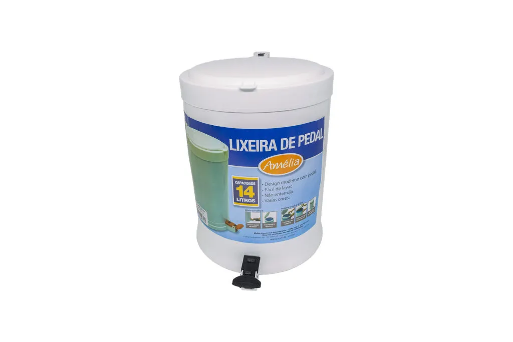 Lixeira branca com pedal preto.